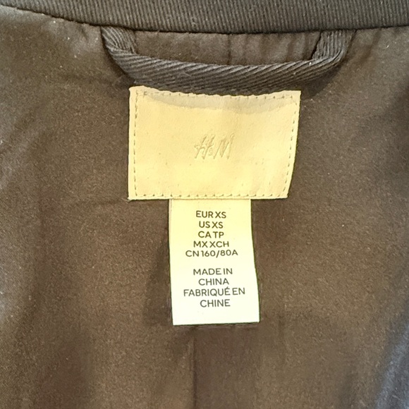 H&M Women's Black Double-Breasted Blazer - Picture 5 of 5